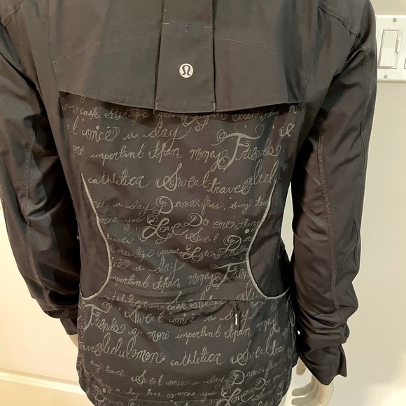 Women’s lululemon shell